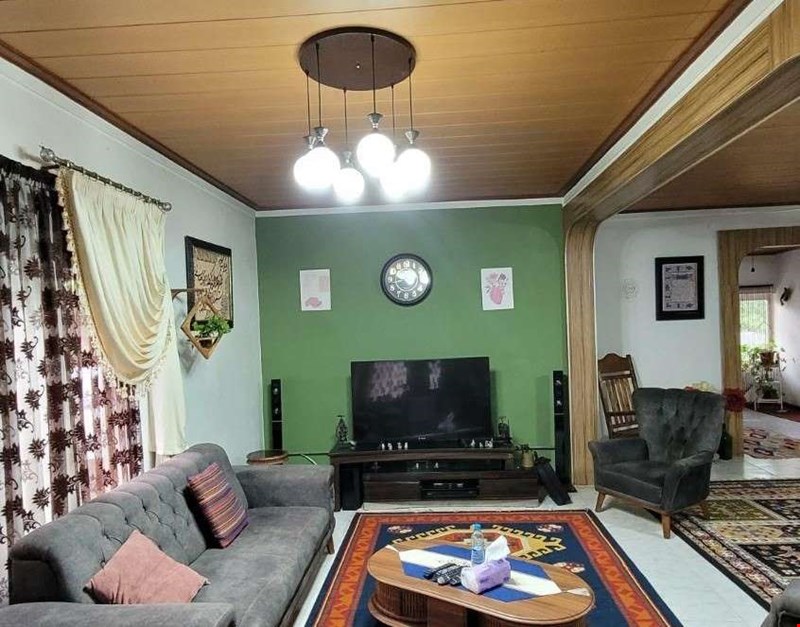 خانه قدیمی حیاط دار